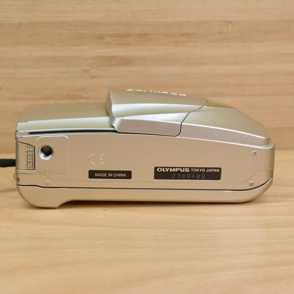 Olympus Stylus Epic Zoom 115 DLX 35mm Point & Shoot Film Camera - Picture 6 of 7